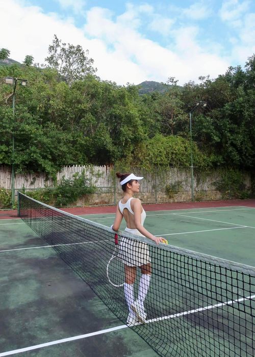 Huyền Lizzie thường xuyên thể thao, chăm sóc sức khỏe.