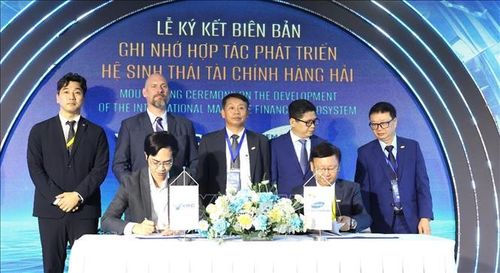 Lễ ký kết MoU giữa VIFC-HCMC và Tập đoàn Gemadept - thành viên sáng lập dẫn dắt IMFE. Ảnh: Hứa Chung/TTXVN