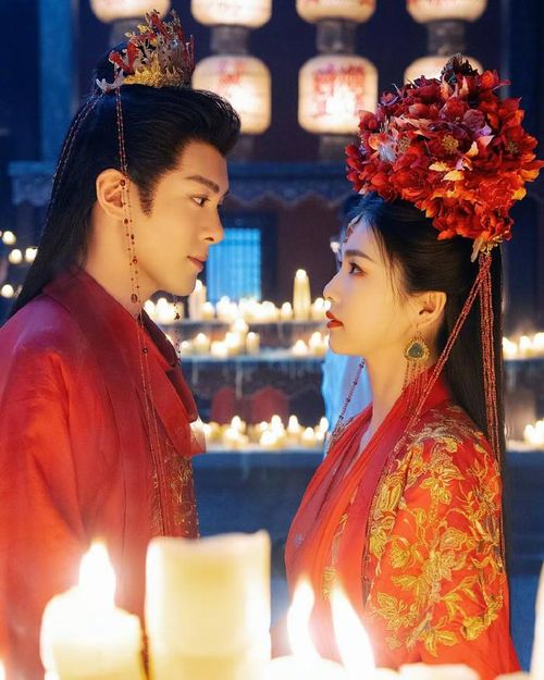 Phim khai thác mối quan hệ vừa ràng buộc vừa đối đầu giữa Hoa Như Nguyệt và Bạch Cửu Tư. Từ hiểu lầm dẫn đến hận thù, cả hai phải trải qua nhiều mất mát trước khi nhận ra âm mưu phía sau mọi biến cố. Hành trình tái sinh, chuộc lỗi và hóa giải oán niệm giúp tác phẩm mang màu sắc bi thương nhưng vẫn chứa thông điệp về sự tha thứ và cứu rỗi. 