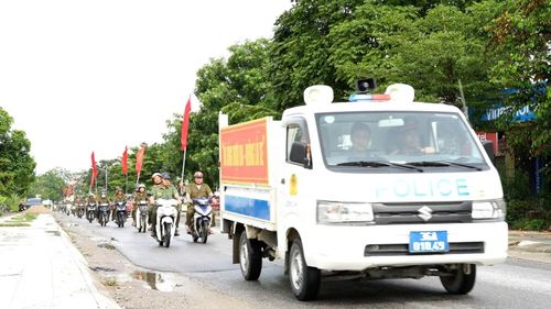 Diễu hành tuyên truyền trên các tuyến đường