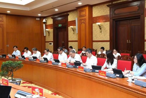 Các đồng chí lãnh đạo Đảng, Nhà nước và các đại biểu tham dự cuộc làm việc. Ảnh: Nhân Dân.