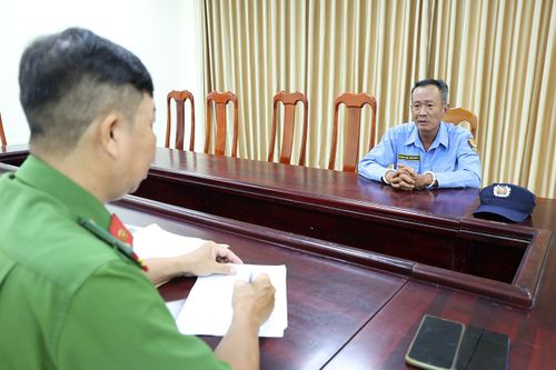 Đối tượng Lê Thành Tâm tại cơ quan công an.