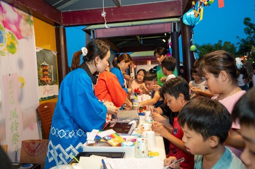 Sự kiện có nhiều không gian trải nghiệm, khám phá văn hóa đặc sắc. Ảnh: QUỐC TUẤN