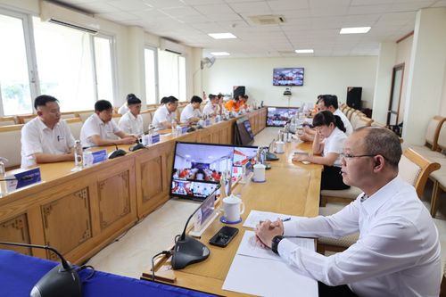 Đại biểu dự lễ phát động.