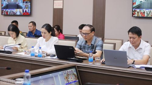 Các đại biểu dự hội nghị tại điểm cầu UBND tỉnh.