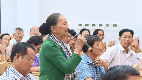 Cử tri kiến nghị các vấn đề liên quan đến môi trường, chế độ chính sách đối với cán bộ, hưu trí