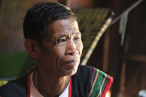 Nghệ nhân Ưu tú Y Xuyên không khỏi trăn trở về chính sách dành cho các nghệ nhân