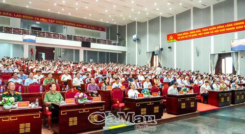 Đại biểu tham dự hội thảo “Phát triển kinh tế biển và nguồn lực cho kinh tế biển tỉnh Cà Mau giai đoạn 2026-2045".