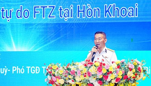 Ông Bùi Văn Quỳ, Phó Tổng Giám đốc Tổng Công ty Tân Cảng Sài Gòn, Phó Tư lệnh Binh đoàn 20, phân tích tiềm năng phát triển Hòn Khoai thành trung tâm logistics và năng lượng.