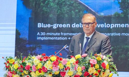 GS.TS Robert Winston Taylor đề xuất mô hình “đồng bằng xanh - xanh dương” gắn với thích ứng biến đổi khí hậu.