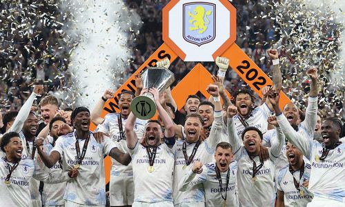Aston Villa vô địch Europa League. (Ảnh: Reuters)