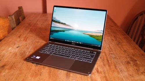 MSI Prestige 14 Flip AI Plus.