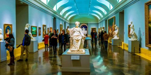 Bảo tàng Prado nằm trong Tam giác vàng nghệ thuật của Madrid, một phần của khu di sản UNESCO rộng lớn