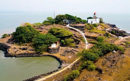 Khanderi là một phần của Di sản Quân sự Maratha được UNESCO công nhận, phản ánh tài năng hàng hải và kỹ thuật của đế chế từng thống trị vùng biển phía Tây Ấn Độ