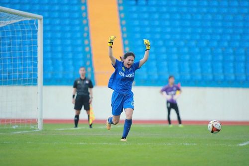 Hà Nội II giành chiến thắng 4-3 trong loạt luân lưu