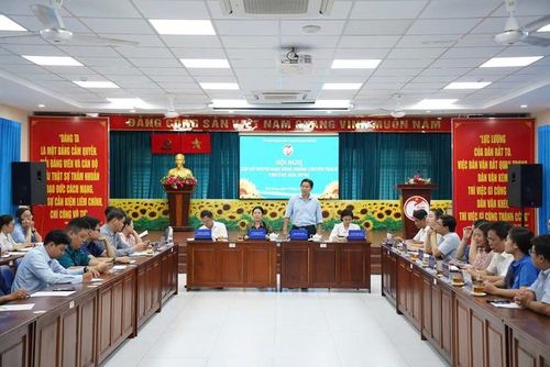 Lãnh đạo phường Hòa Hưng, TP HCM tổ chức gặp mặt, nắm bắt tình hình, nguyện vọng của người hoạt động không chuyên trách làm việc tại phườngẢnh: THIỆN AN