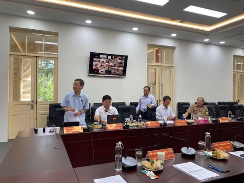 Cuộc họp trực tuyến triển khai giám sát dịch bệnh Ebola