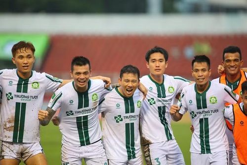 Đội xếp thứ hai ở giải hạng Nhất sẽ chơi trận Play off với đội xếp thứ 13 của giải vô địch quốc gia để kiếm suất dự V-League 2026/2076. Ảnh: Internet. 