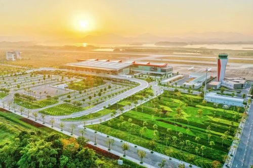 Quảng Ninh định hướng tập trung vào đường sắt, cao tốc, cảng biển, sân bay, hạ tầng số, năng lượng và logistics.