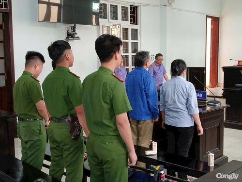 Các bị cáo tại phiên tòa.