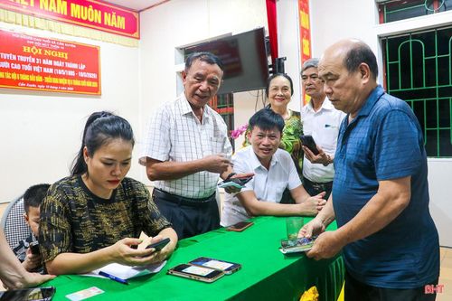 Với người dân, việc cài đặt i-HaTinh giúp thuận tiện hơn trong việc tiếp cận thông tin và phản ánh các vấn đề tại địa phương.