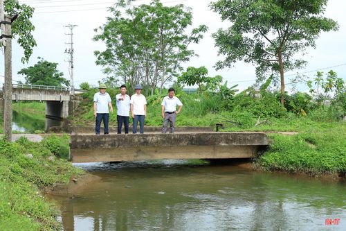Cụm Bắc Trà Sơn (Công ty TNHH MTV Thủy lợi Hà Tĩnh) đang đảm nhận cấp nước tưới cho gần 4.000 ha lúa thuộc các xã Gia Hanh, Trường Lưu, Đồng Lộc, Đức Thịnh.