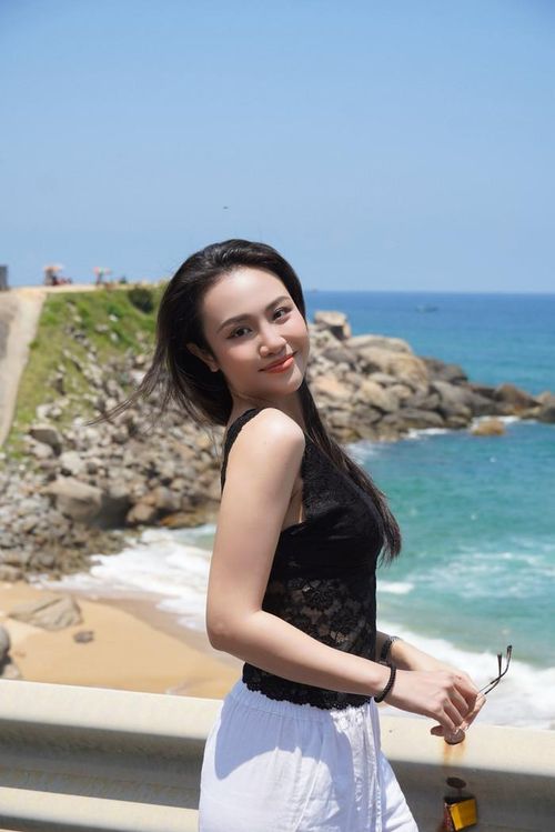 Thủy Tiên thường xuyên cập nhật hình ảnh trong các chuyến du lịch.
