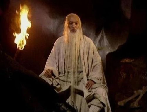 Phong Thanh Dương vốn là cao thủ mạnh nhất của phái Hoa Sơn, thuộc phe Kiếm tông. 