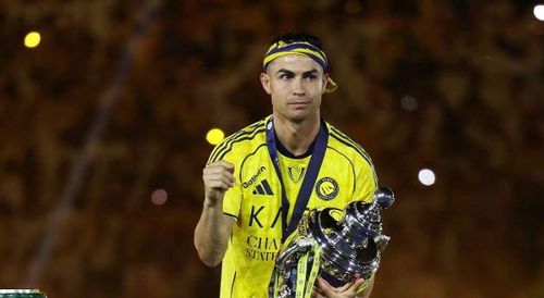 Ronaldo hạnh phúc bên danh hiệu VĐQG.