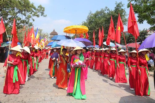  Các làng vùng Dâu tham gia lễ rước. 