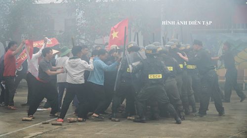 Diễn tập xử lý tình huống "Giải tán tụ tập khiếu kiện đông người, phá rối an ninh trật tự".