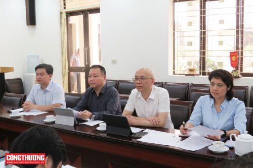 Đoàn công tác của Cục Xuất nhập khẩu (Bộ Công Thương) tại buổi làm việc với các đơn vị thuộc Bộ Nông nghiệp và Môi trường