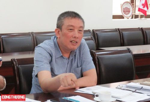 Ông Lê Bá Anh, Phó Cục trưởng Cục Chất lượng, Chế biến và Phát triển thị trường nông sản (Bộ Nông nghiệp và Môi trường) trao đổi tại buổi làm việc
