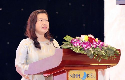 Bà Nguyễn Thị Ngọc Điệp, Phó Chủ tịch UBND TP Cần Thơ phát biểu tại hội nghị.
