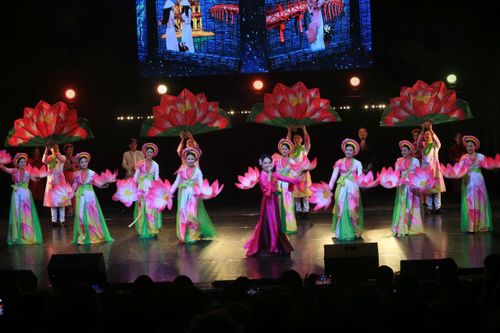Một tiết mục biểu diễn của Nhà hát chèo Hà Nội. Ảnh: Hồng Vân - Nhà hát chèo Hà Nội