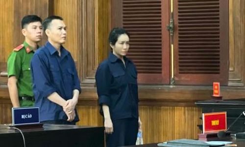Vợ chồng bị cáo Nguyễn Văn Chánh tại tòa