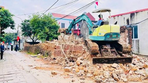 Phong trào hiến đất mở đường lan tỏa sâu rộng tại xã Phúc Thọ. Ảnh: PV