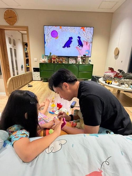 Hay tự tay làm đẹp cho con gái bé bỏng.