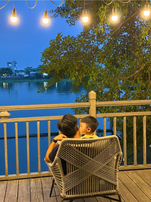 Cường Đô la từ lâu không chỉ được biết đến với hình ảnh doanh nhân thành đạt mà còn gây chú ý bởi cuộc sống gia đình viên mãn bên vợ là Đàm Thu Trang và các con. Những năm gần đây, thay vì xuất hiện dày đặc với siêu xe hay các hoạt động kinh doanh, Cường Đô la thường xuyên chia sẻ khoảnh khắc đời thường bên các con gồm Subeo, Suchin và Sutin.