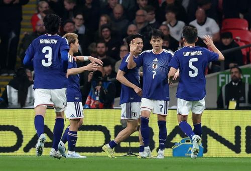  Nhật hạ cả Anh tại Wembley. 