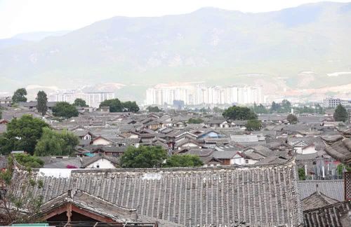 Lệ Giang cổ trấn được xây dựng vào cuối thời nhà Tống, đầu triều nhà Nguyên, đến nay đã có lịch sử hơn 800 năm