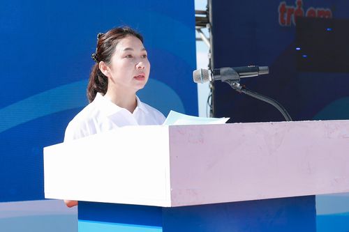  Bà Trần Thị Thu Hiền, Phó Giám đốc Sở Văn hóa và Thể thao TPHCM phát biểu khai mạc lễ phát động 
