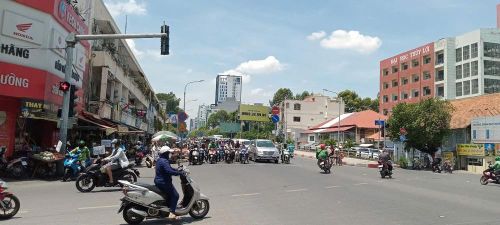 Nắng nóng tại TPHCM. (Ảnh: BÁO SGGP)