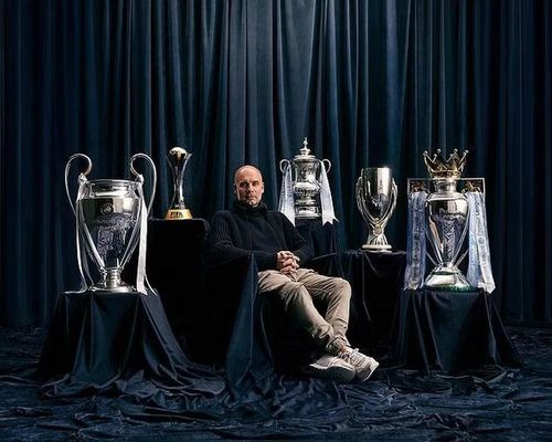 HLV Guardiola xác nhận rời Man City sau 10 năm gắn bó.