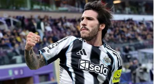Lúc này, Sandro Tonali của Newcastle United và Ederson của Atalanta đang là những mục tiêu hàng đầu của HLV Carrick.