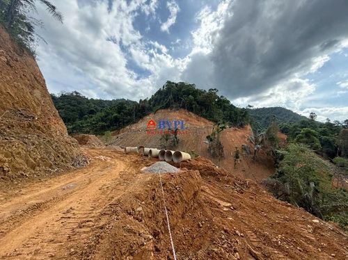 Dự án làm đường được triển khai.