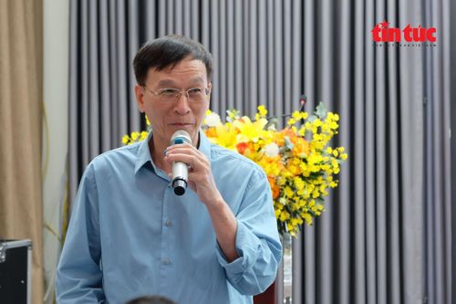 GS. TS. Nguyễn Hòa, Chủ tịch Hội đồng khoa học và đào tạo,nguyên Hiệu trưởng Trường Đại học Ngoại ngữ, Đại học Quốc gia Hà Nội.