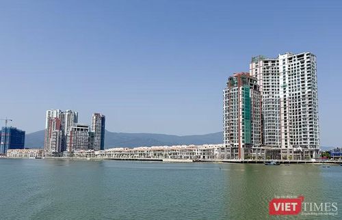Một góc đô thị ven sông Hàn, TP Đà Nẵng.