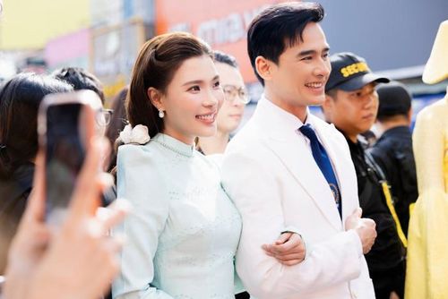 Thúy Diễm tạm dừng hoạt động nghệ thuật để chăm sóc sức khỏe trước khi đón con chào đời, trong khi Lương Thế Thành nhận đóng nhiều phim mới.