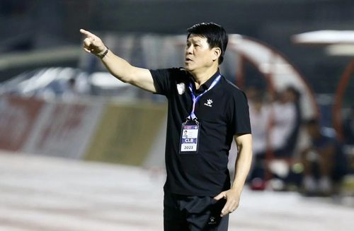 HLV Vũ Tiến Thành trở lại HAGL.